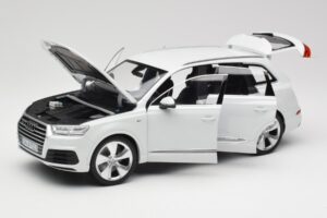 Audi Q7 4M Bílý Minichamps 1:18 110014000 Kov – obrázek 2 z 8