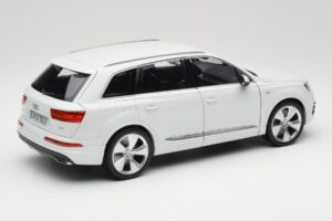 Audi Q7 4M Bílý Minichamps 1:18 110014000 Kov – obrázek 3 z 8