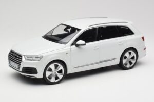 Audi Q7 4M Bílý Minichamps 1:18 110014000 Kov