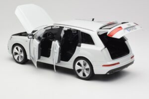Audi Q7 4M Bílý Minichamps 1:18 110014000 Kov – obrázek 5 z 8