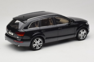 Audi Q7 Černý Kyosho 1:18 09221BK Kov – obrázek 3 z 8