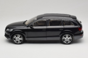 Audi Q7 Černý Kyosho 1:18 09221BK Kov – obrázek 4 z 8