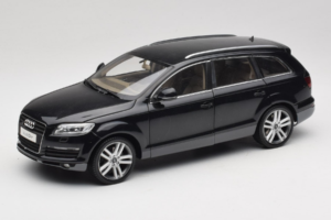 Audi Q7 Černý Kyosho 1:18 09221BK Kov