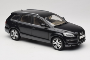 Audi Q7 Černý Kyosho 1:18 09221BK Kov – obrázek 6 z 8