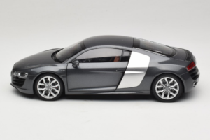 Audi R8 5.2 FSI Quattro Daytona Grey Kyosho 1:18 09216DG Kov – obrázek 4 z 7