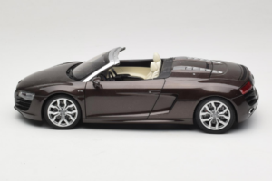Audi R8 5.2 Spyder Teak Brown Kyosho 1:18 5010918525 Kov – obrázek 4 z 8
