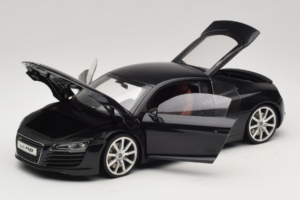 Audi R8 Černý Kyosho 1:18 09213BK Kov – obrázek 2 z 8