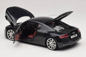 Audi R8 Černý Kyosho 1:18 09213BK Kov – obrázek 5 z 8