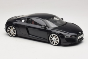 Audi R8 Černý Kyosho 1:18 09213BK Kov – obrázek 6 z 8