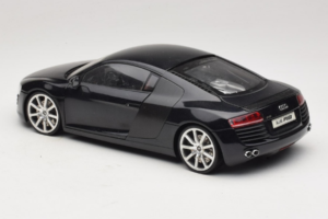 Audi R8 Černý Kyosho 1:18 09213BK Kov – obrázek 7 z 8