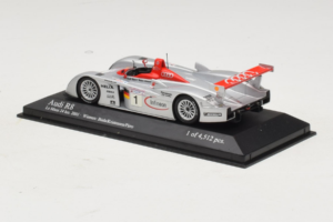 Audi R8 LMP #1 F. Biela / E. Pirro / T. Kristensen 24 Hours of Le Mans Winner 2001 Minichamps 1:43 400011201 Kov – obrázek 3 z 4