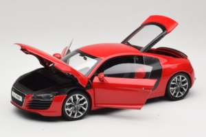 Audi R8 Červený Kyosho 1:18 09213R Kov – obrázek 2 z 8