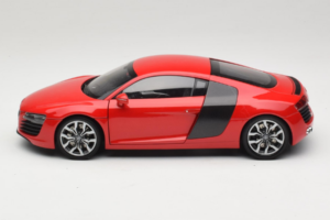 Audi R8 Červený Kyosho 1:18 09213R Kov – obrázek 4 z 8