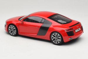 Audi R8 Červený Kyosho 1:18 09213R Kov – obrázek 7 z 8