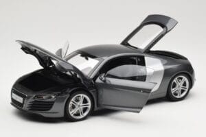 Audi R8 Type 42 4.2 Daytona Grey Kyosho 1:18 5010618425 Kov – obrázek 2 z 8