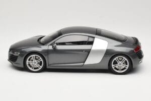 Audi R8 Type 42 4.2 Daytona Grey Kyosho 1:18 5010618425 Kov – obrázek 4 z 8