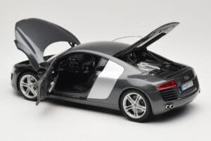 Audi R8 Type 42 4.2 Daytona Grey Kyosho 1:18 5010618425 Kov – obrázek 5 z 8