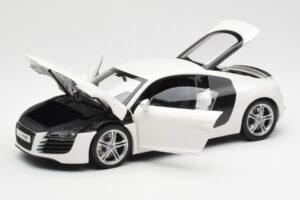 Audi R8 Type 42 Bílý Kyosho 1:18 09213W Kov – obrázek 2 z 8
