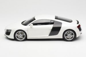 Audi R8 Type 42 Bílý Kyosho 1:18 09213W Kov – obrázek 4 z 8