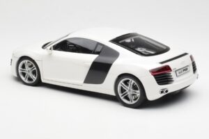 Audi R8 Type 42 Bílý Kyosho 1:18 09213W Kov – obrázek 7 z 8