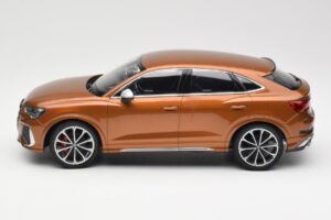 Audi RS Q3 Sportback 8U Brown Metallic Minichamps 1:18 155018104 Kov – obrázek 3 z 6