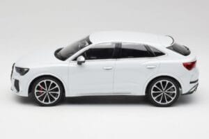 Audi RS Q3 F3 Sportback Glacier White Metallic Minichamps 1:18 155018105 Kov – obrázek 3 z 6