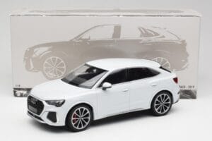 Audi RS Q3 F3 Sportback Glacier White Metallic Minichamps 1:18 155018105 Kov – obrázek 6 z 6