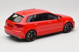 Audi RS3 8P Sportback Červený DNA 1:18 DNA000056 Pryskyřice – obrázek 2 z 6