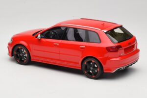 Audi RS3 8P Sportback Červený DNA 1:18 DNA000056 Pryskyřice – obrázek 5 z 6