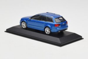Audi RS4 B7 Avant Blue Metallic Minichamps 1:43 AUDI010 Kov – obrázek 3 z 4