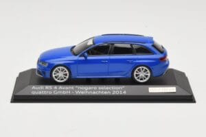 Audi RS4 B8 Avant Nogaro Blue Vánoční Výběr 2014 Minichamps 1:43 AUDI003 Kov