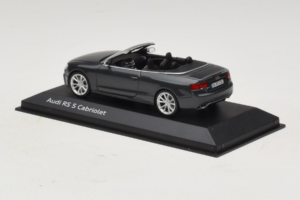 Audi RS5 B8 Kabriolet Daytona Gray Minichamps 1:43 5011215323 Kov – obrázek 3 z 4