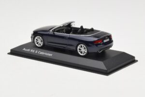 Audi RS5 B8 Kabriolet Estoril Blue Minichamps 1:43 5011215313 Kov – obrázek 3 z 4
