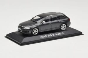 Audi RS6 C5 Avant Daytona Grey Minichamps 1:43 5010710233 Kov – obrázek 2 z 4