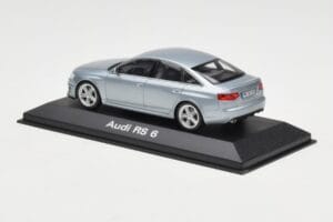 Audi RS6 C6 Monza Silver Minichamps 1:43 5010810113 Kov – obrázek 3 z 4