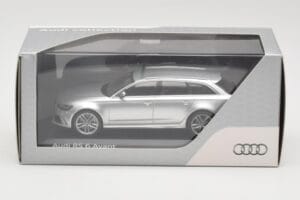 Audi RS6 C7 Avant Prisma Silver Minichamps 1:43 5011216213 Kov – obrázek 4 z 4