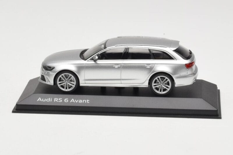 Audi RS6 C7 Avant Prisma Silver Minichamps 1:43 5011216213 Kov
