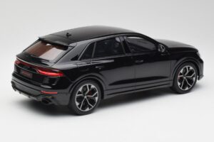 Audi RSQ8 Night Černý GT Spirit 1:18 GT305 Pryskyřice – obrázek 2 z 6