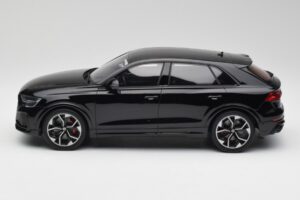 Audi RSQ8 Night Černý GT Spirit 1:18 GT305 Pryskyřice – obrázek 3 z 6