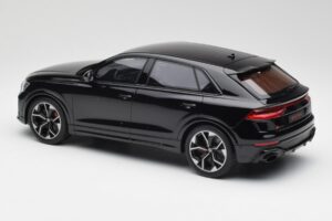 Audi RSQ8 Night Černý GT Spirit 1:18 GT305 Pryskyřice – obrázek 5 z 6