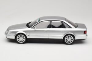 Audi S4 C4 4.2 V8 Crystal Silver Otto 1:18 OT464 Pryskyřice – obrázek 3 z 6