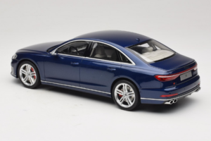 Audi S8 D5 Modrý GT Spirit 1:18 GT313 Pryskyřice – obrázek 5 z 6
