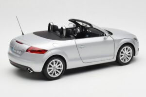 Audi TT 8J Roadster Světle Stříbrný Minichamps 1:18 5010500515 Kov – obrázek 3 z 8