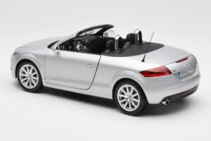 Audi TT 8J Roadster Světle Stříbrný Minichamps 1:18 5010500515 Kov – obrázek 7 z 8