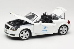 Audi TT 8N Kabriolet Bílý Maisto 1:18 56065 Kov – obrázek 2 z 8