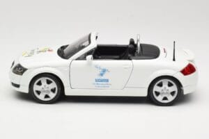 Audi TT 8N Kabriolet Bílý Maisto 1:18 56065 Kov – obrázek 4 z 8