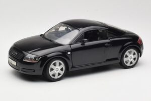 Audi TT 8N Černý Revell 1:18 08953 Kov