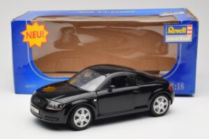 Audi TT 8N Černý Revell 1:18 08953 Kov – obrázek 8 z 8