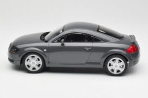 Audi TT 8N Coupe Grey Metallic Minichamps 1:18 155017020 Kov – obrázek 3 z 6