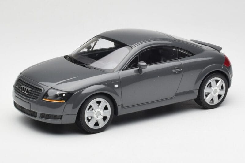 Audi TT 8N Coupe Grey Metallic Minichamps 1:18 155017020 Kov